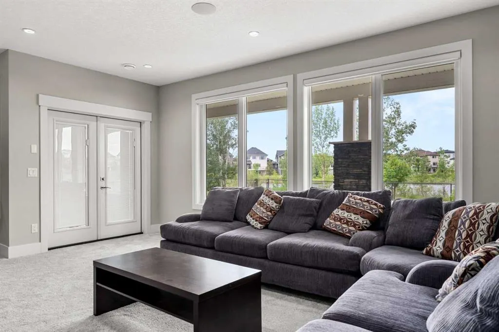 148 Kinniburgh Loop