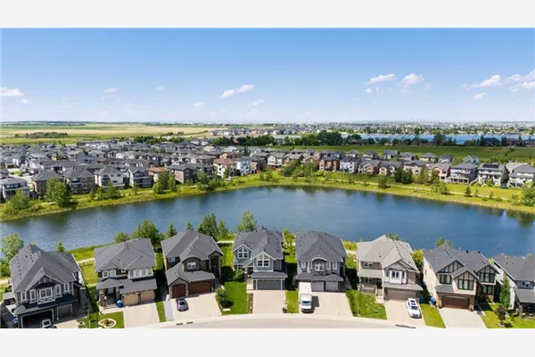 148 Kinniburgh Loop