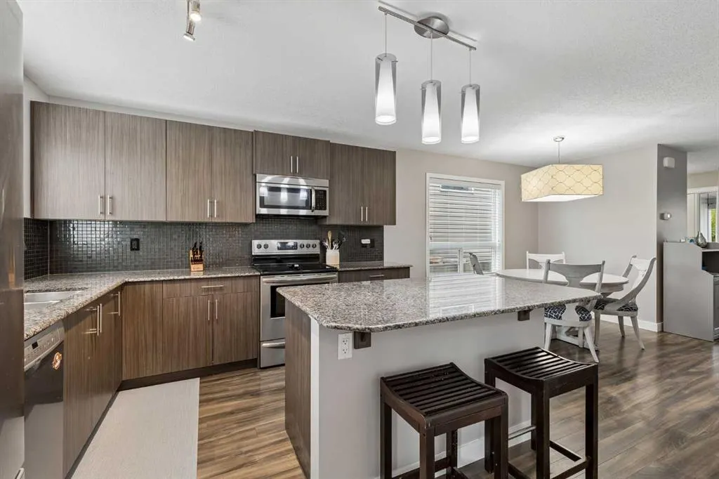 33 Legacy Gate SE