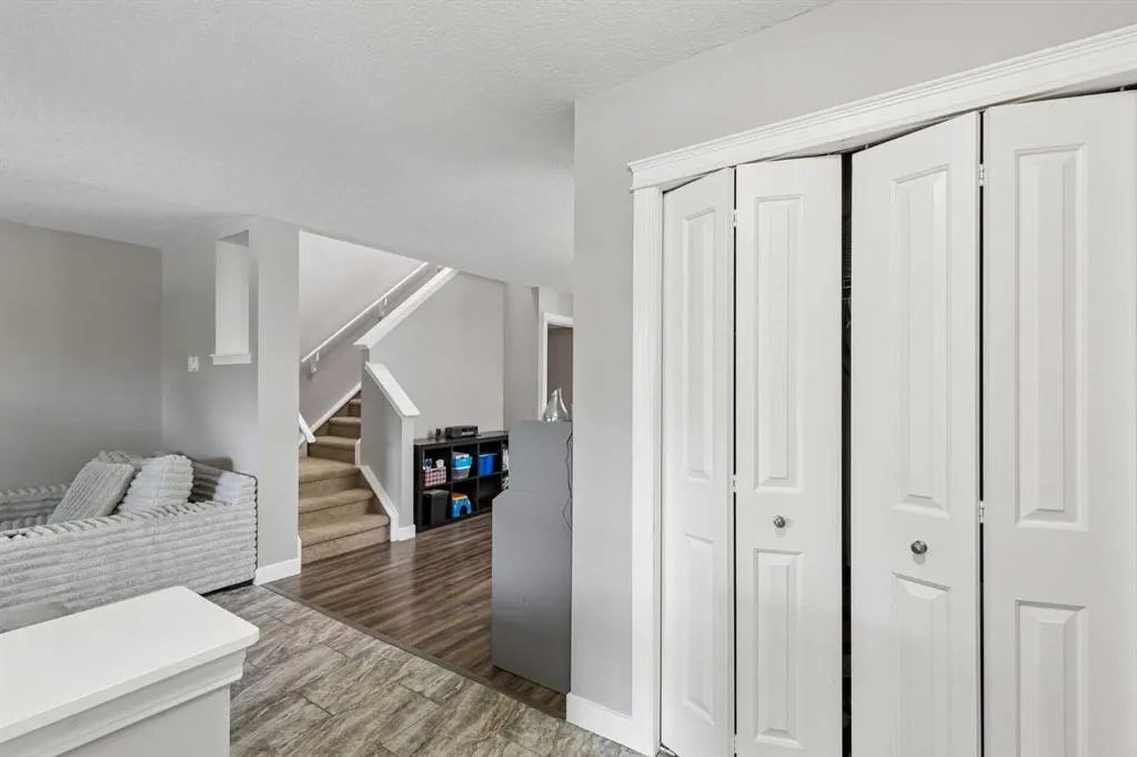 33 Legacy Gate SE