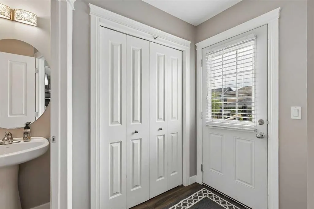 33 Legacy Gate SE
