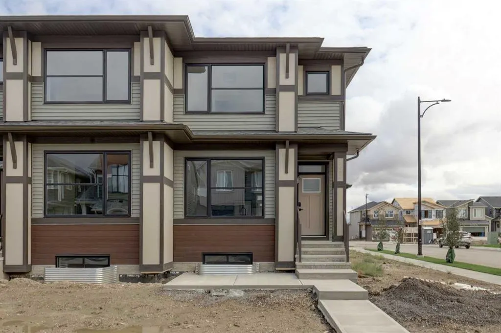 2002 Cobblebrook Crescent SW