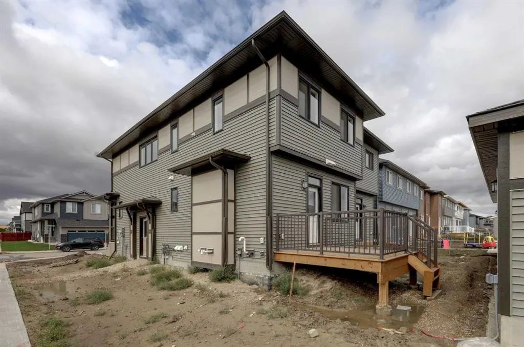 2002 Cobblebrook Crescent SW