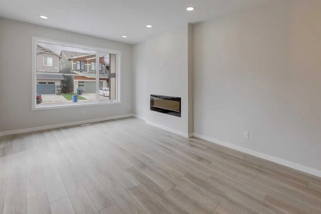 2002 Cobblebrook Crescent SW