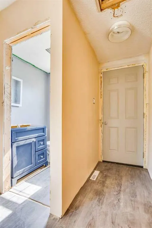 33 Poplar Crescent