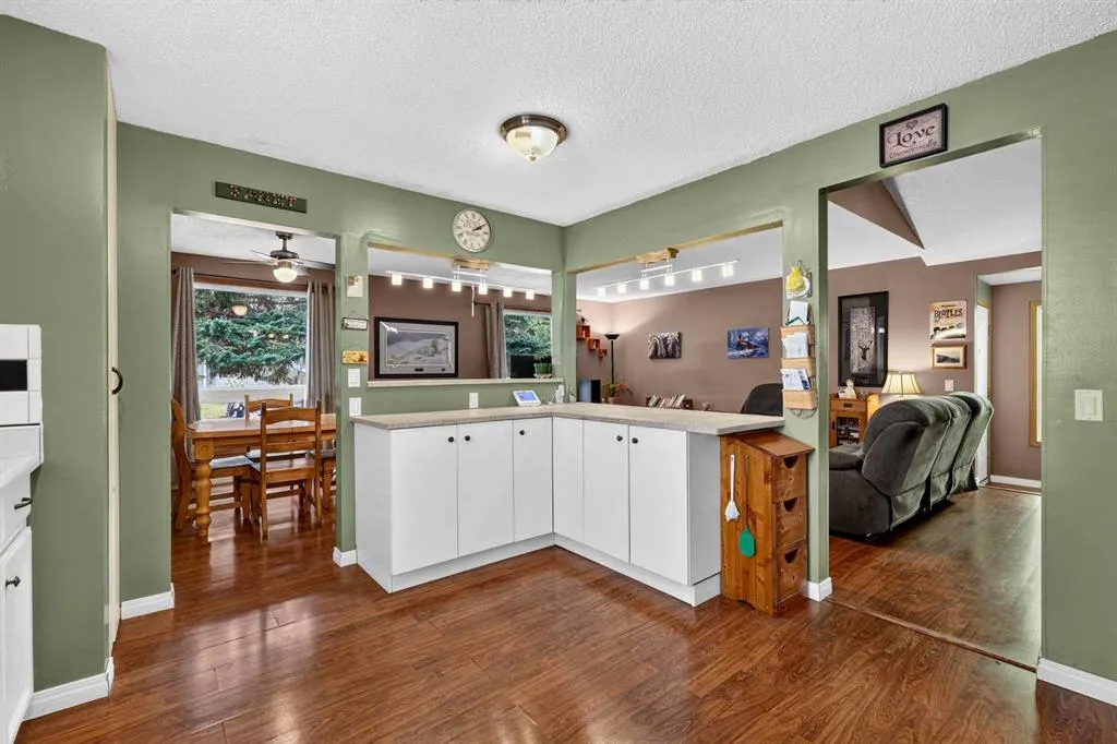 12 Brentwood Drive E