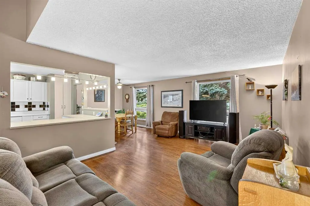 12 Brentwood Drive E
