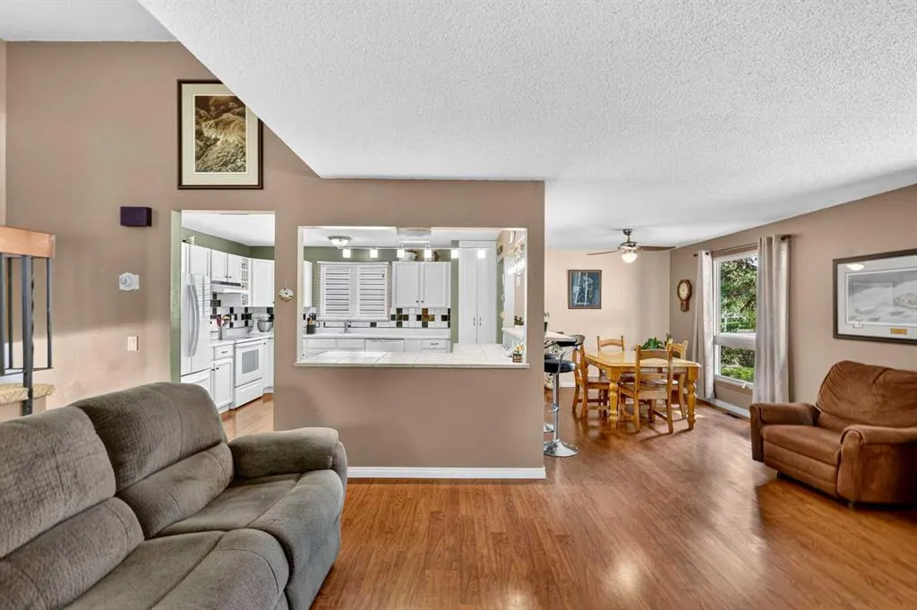12 Brentwood Drive E