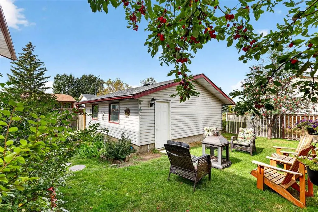 12 Brentwood Drive E