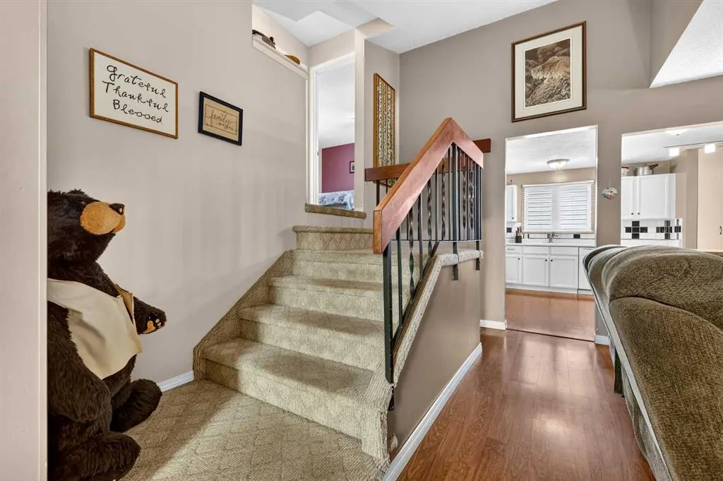 12 Brentwood Drive E
