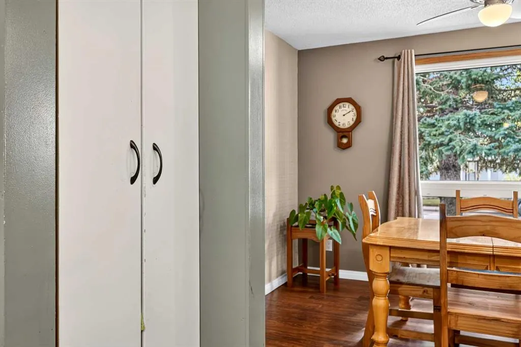 12 Brentwood Drive E