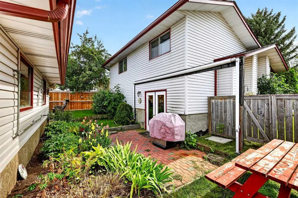 12 Brentwood Drive E