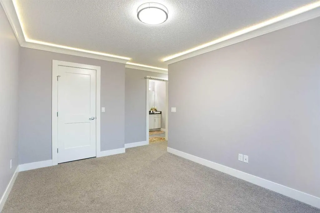 160 Kinniburgh Loop