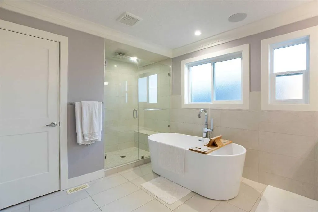 160 Kinniburgh Loop