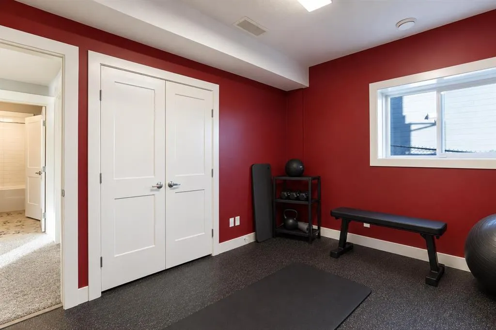 160 Kinniburgh Loop