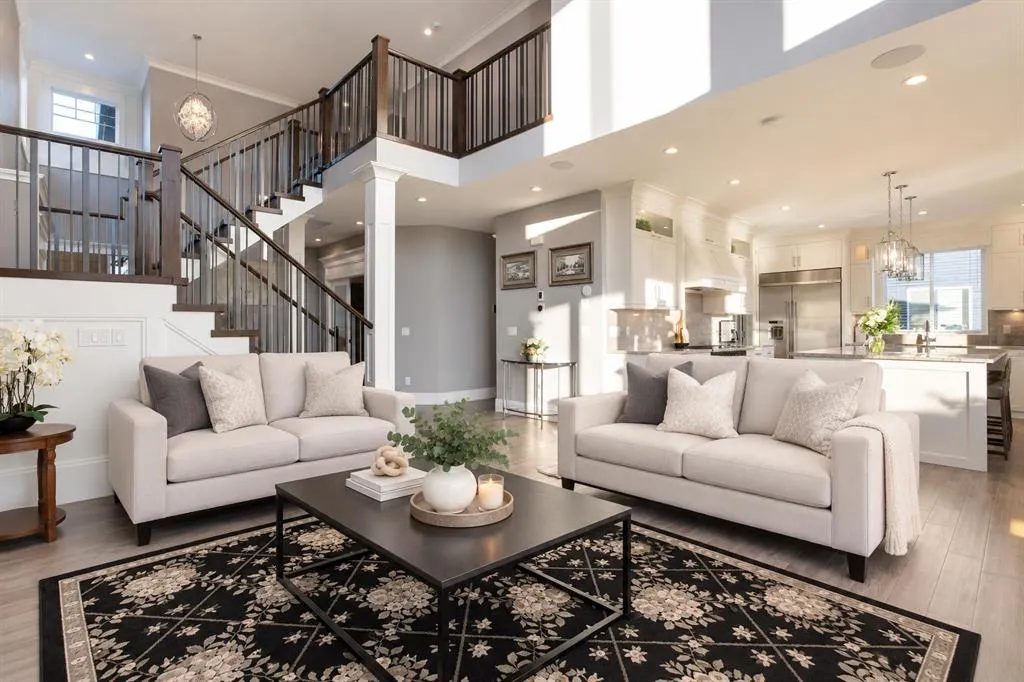 160 Kinniburgh Loop