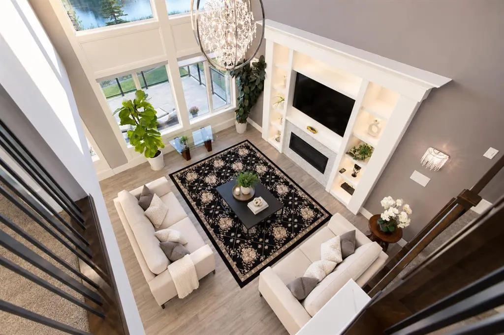 160 Kinniburgh Loop