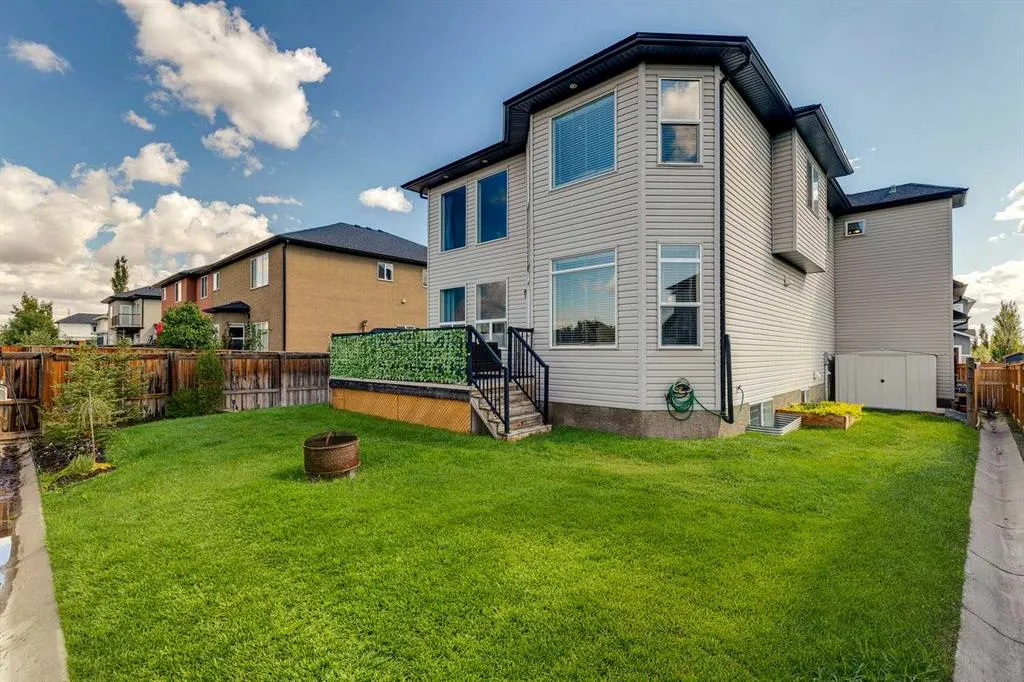 437 Kinniburgh Boulevard