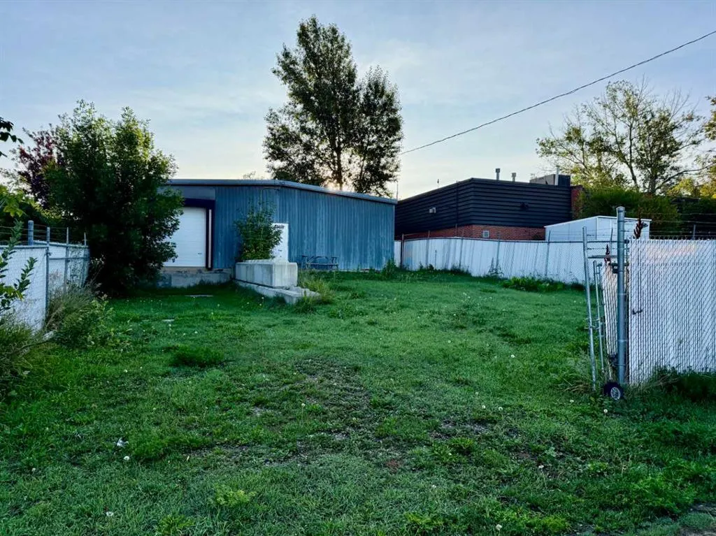 125 2 Avenue SE