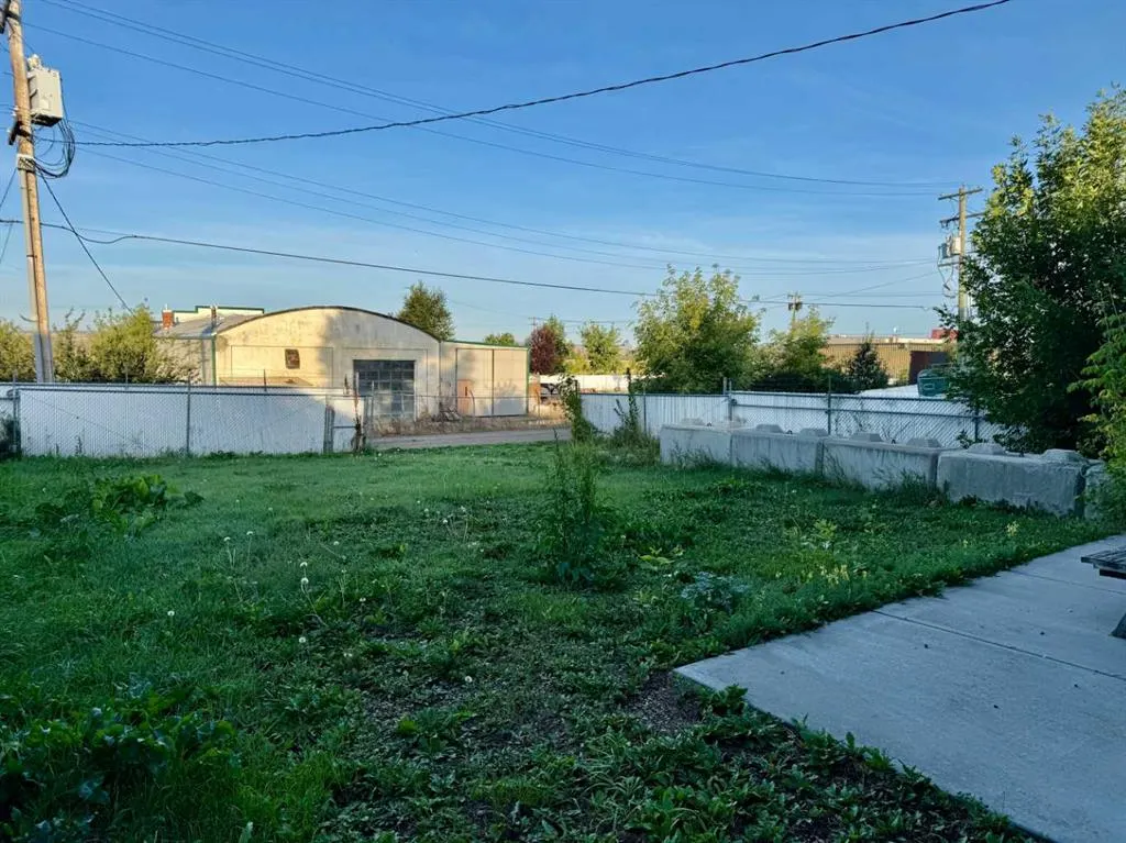 125 2 Avenue SE