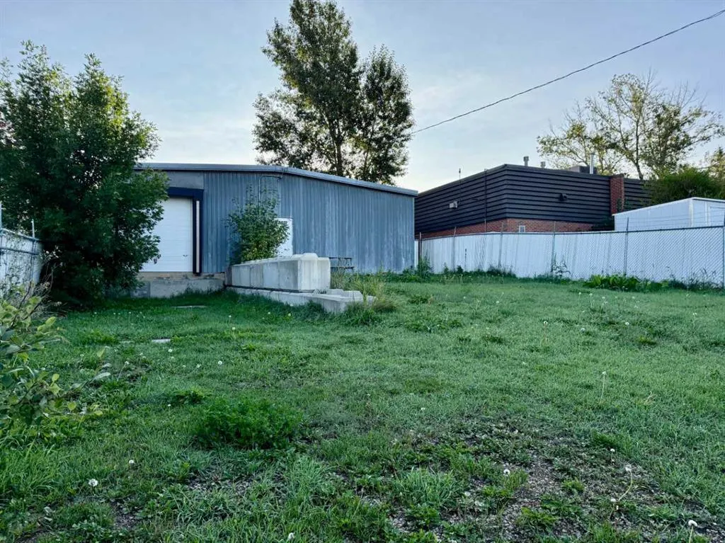 125 2 Avenue SE