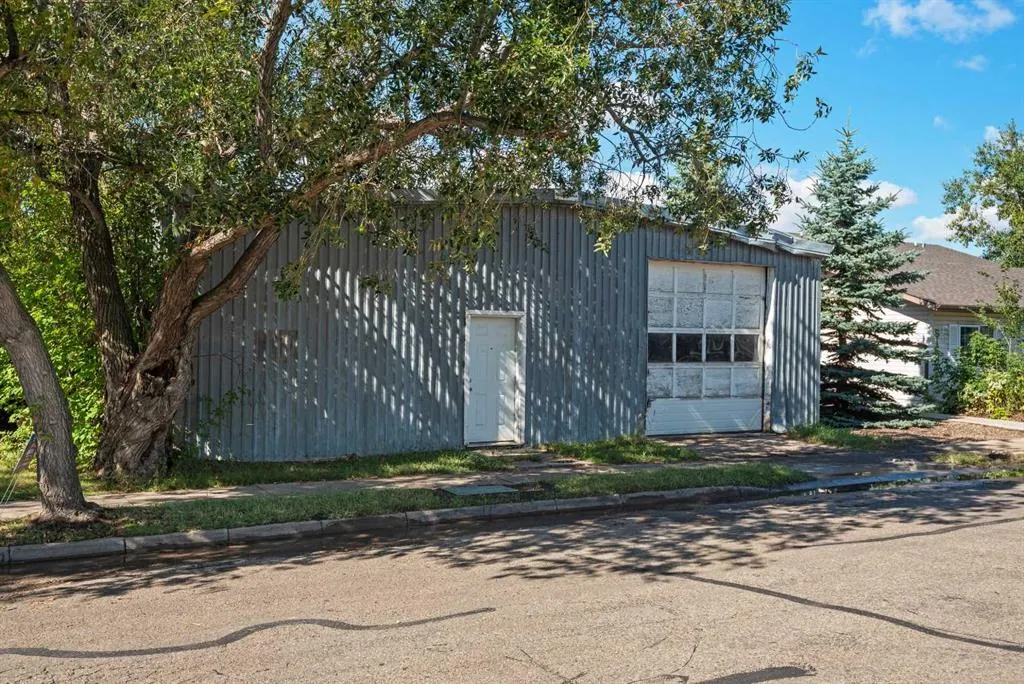 125 2 Avenue SE