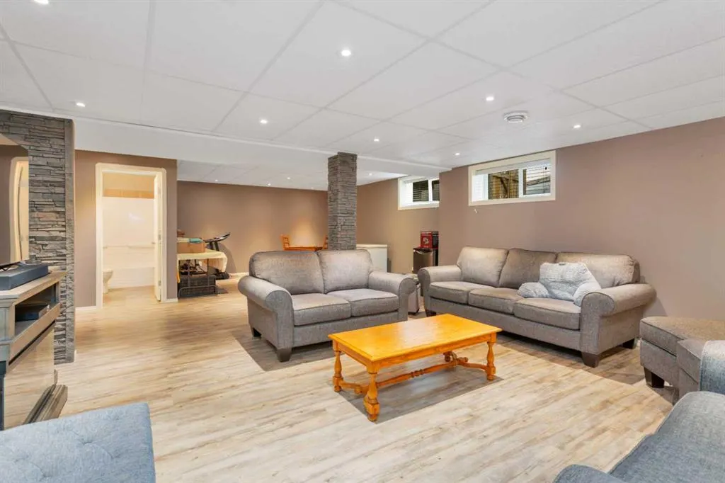 8 Hansen Close