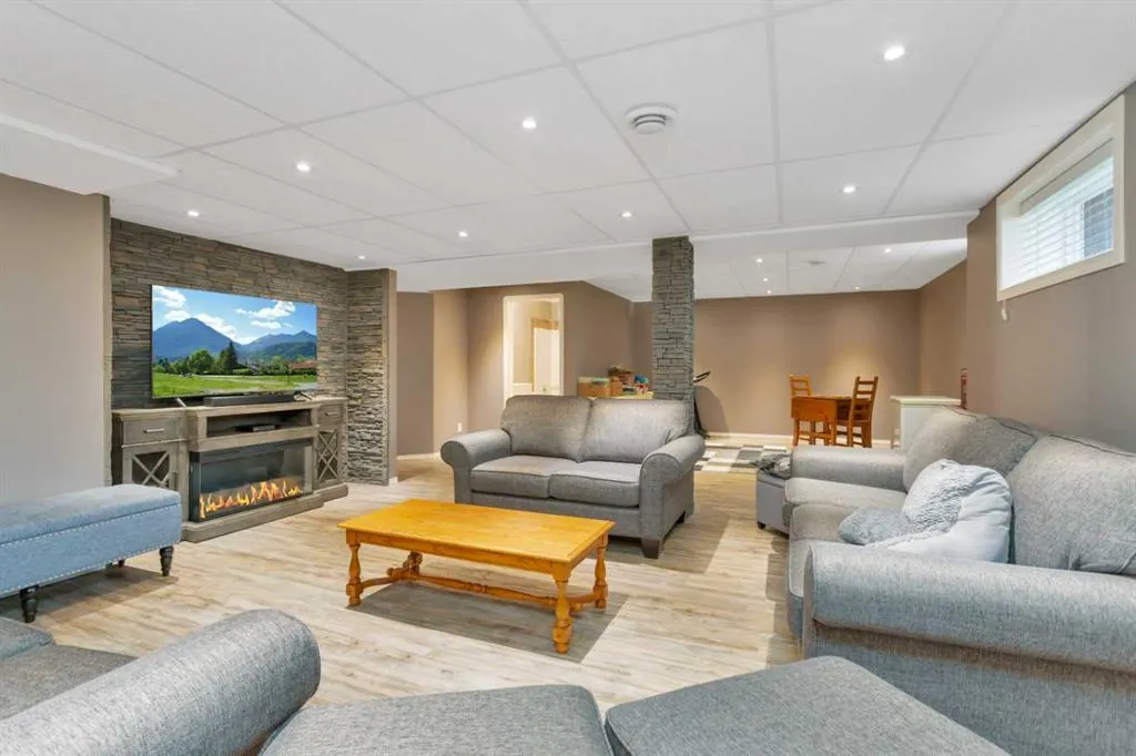 8 Hansen Close