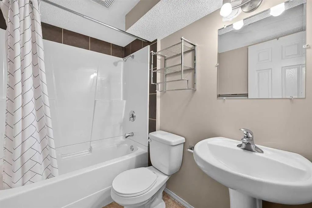 249 Elgin Manor SE