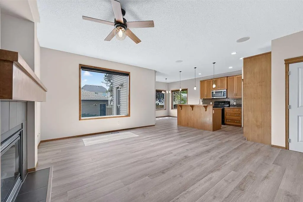 249 Elgin Manor SE