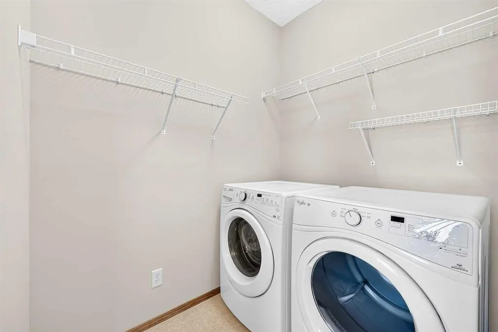 249 Elgin Manor SE
