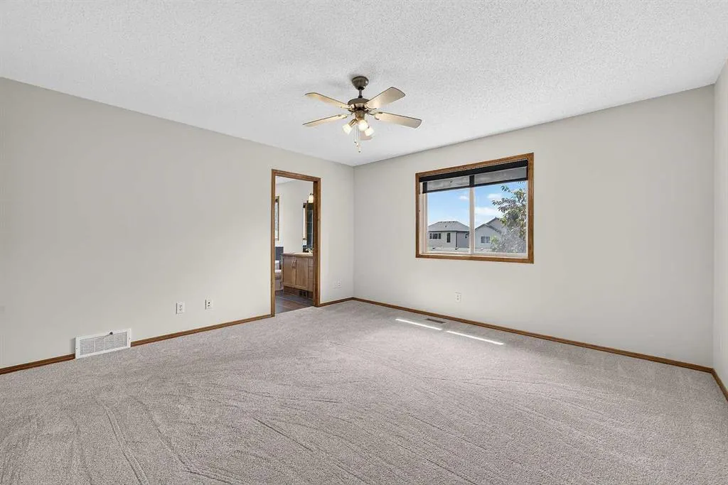 249 Elgin Manor SE