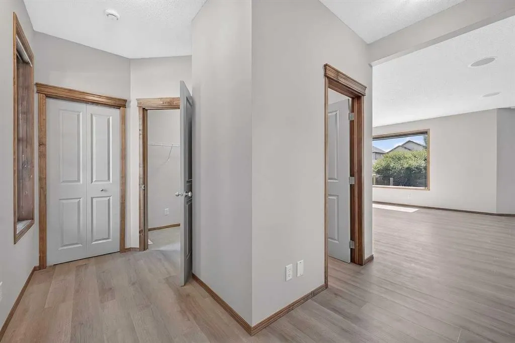 249 Elgin Manor SE