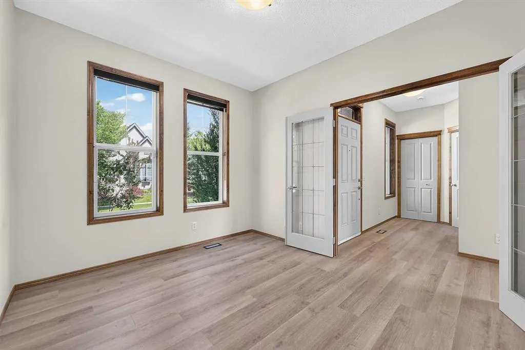 249 Elgin Manor SE