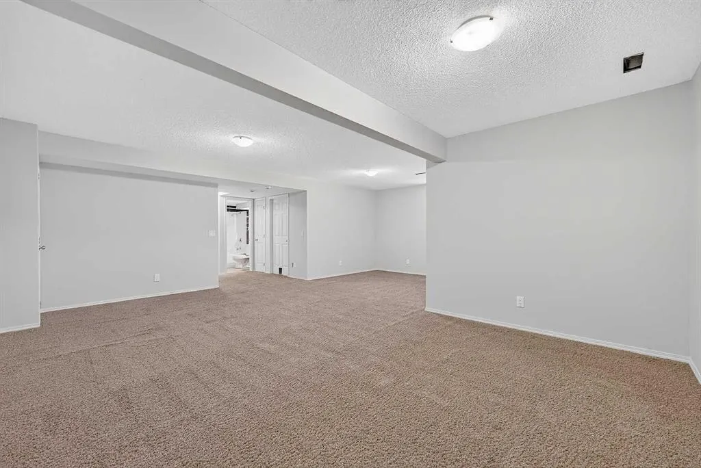 249 Elgin Manor SE