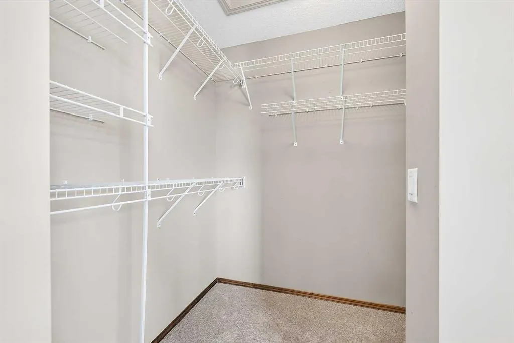 249 Elgin Manor SE
