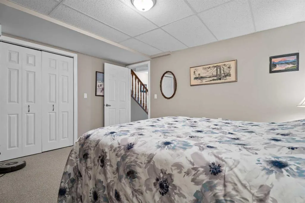 319 De Foras Close NW