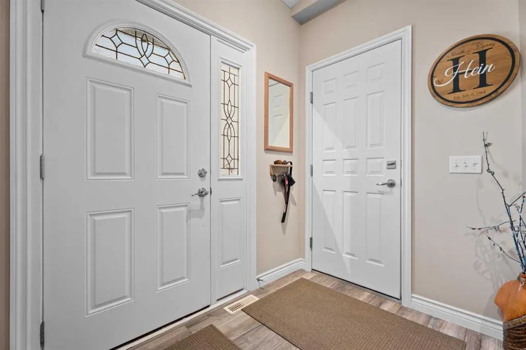 319 De Foras Close NW