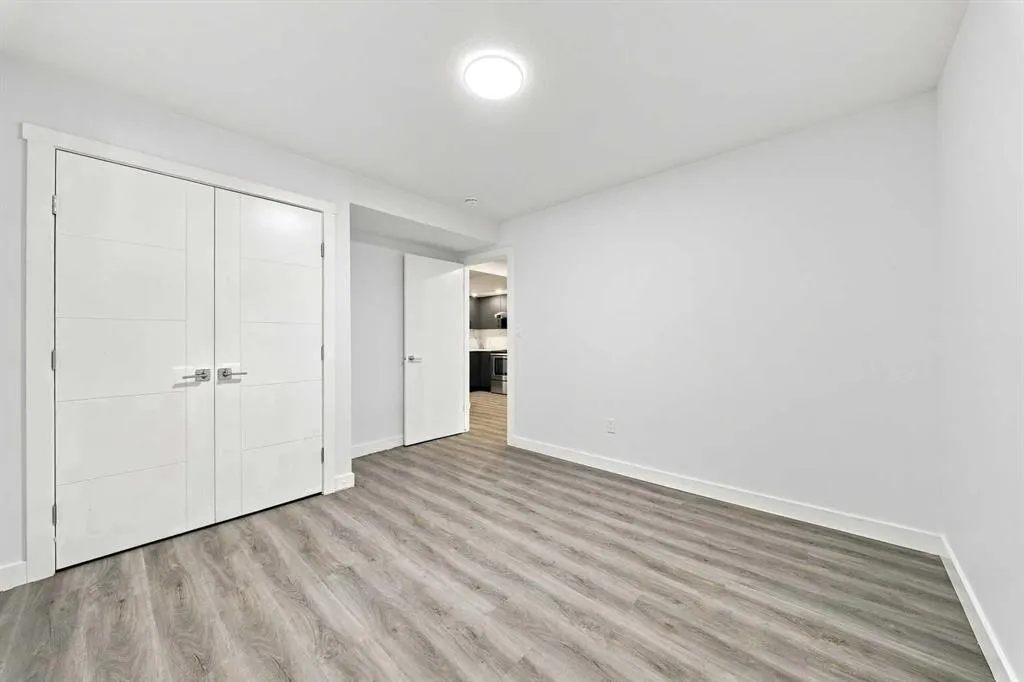 12 Corner Glen Row NE
