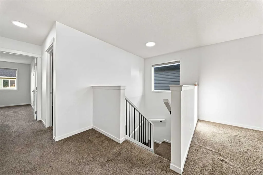 12 Corner Glen Row NE