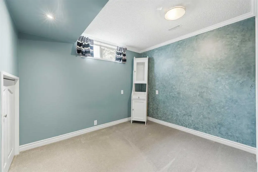 224 Erin Dale Place SE