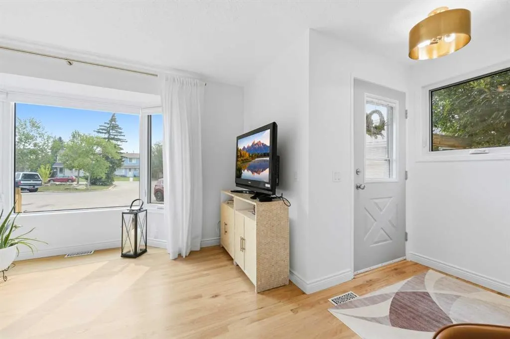 224 Erin Dale Place SE
