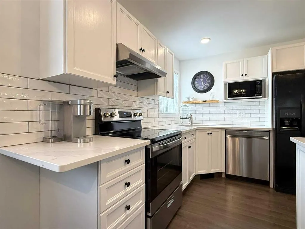 5220 50A Avenue #306