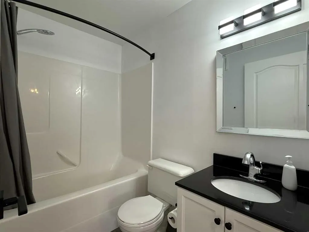 5220 50A Avenue #306