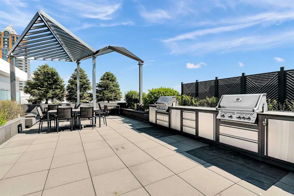 930 16 Avenue SW #2402