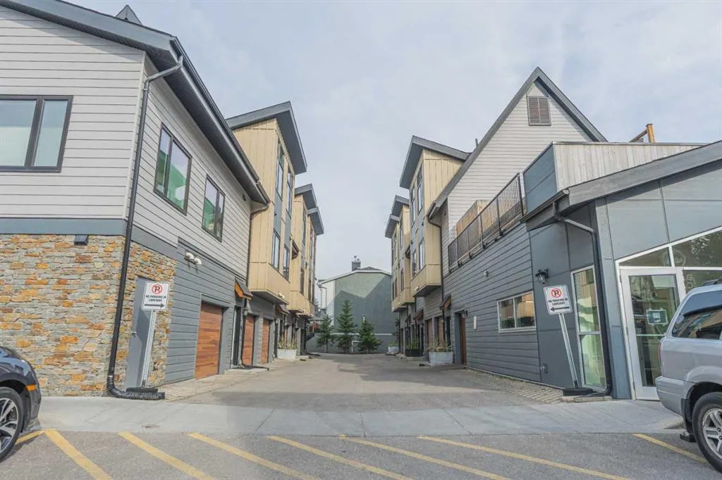 1106 Bow Valley Trail #102