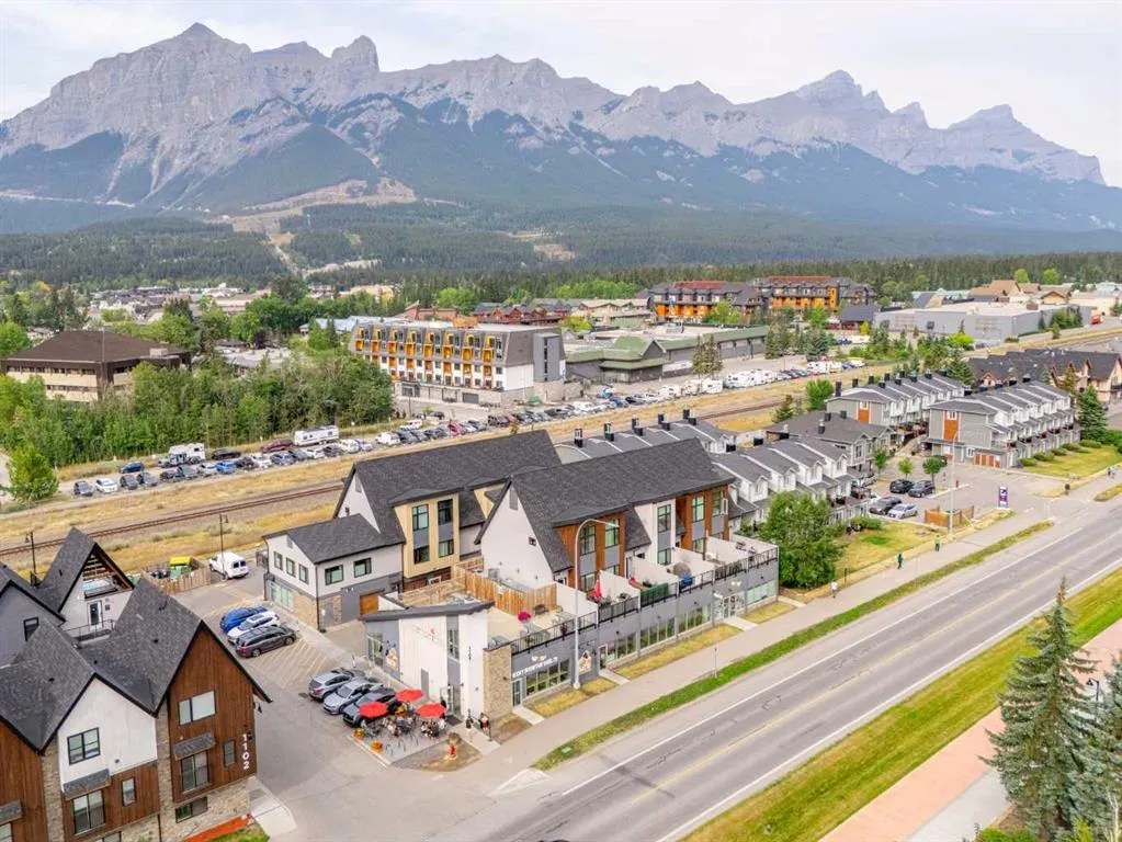 1106 Bow Valley Trail #102