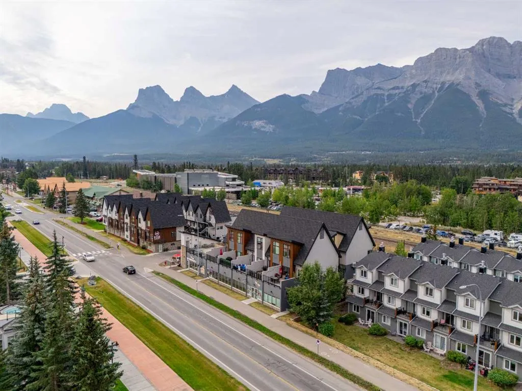 1106 Bow Valley Trail #102