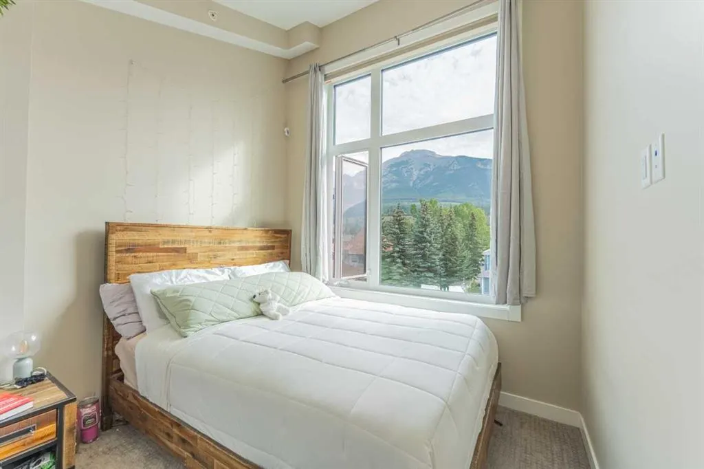 1106 Bow Valley Trail #102