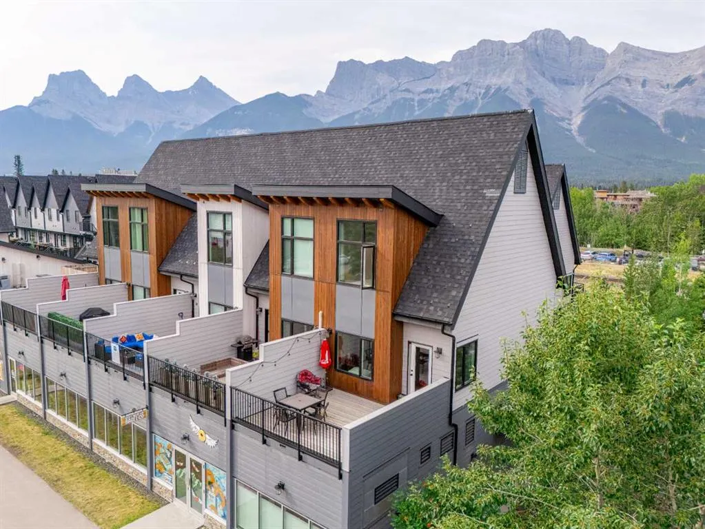 1106 Bow Valley Trail #102